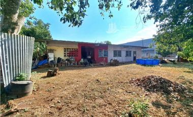 VENDO CASA CON LOTE DE 924M2 COMERCIALMENTE DAVID