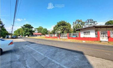 VENDO CASA CON LOTE DE 924M2 COMERCIALMENTE DAVID