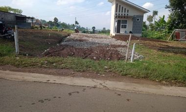 BELI KAVLING ATAU RUMAH 200JTAN DI MAIN ROAD H Gofur Pakuhaji dkt TOL