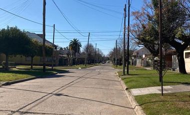 CASA EN VENTA  4 AMBIENTES - QUILMES OESTE