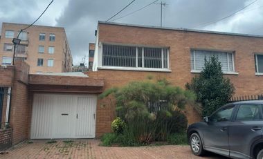 casa en arriendo en san patricio. Cod A4617