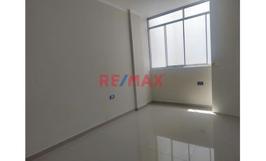 🏡 ¡Tu nuevo hogar con ubicación estratégica te espera en Trujillo! 🌟

🔑 Alquila un departamento moderno en el tercer piso 

✨ Detalles del departa