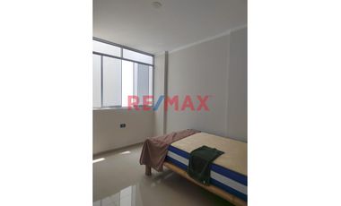 🏡 ¡Tu nuevo hogar con ubicación estratégica te espera en Trujillo! 🌟

🔑 Alquila un departamento moderno en el tercer piso 

✨ Detalles del departa