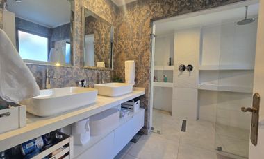 Casa en venta San Carlos de apoquindo 6D/4B