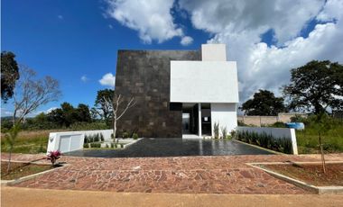 Moderna Casa en Venta Altozano Praderas II oportunidad $3,990,000