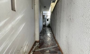 Venta PH 2 ambientes con doble patio - Bernal Este