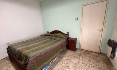 Venta PH 2 ambientes con doble patio - Bernal Este