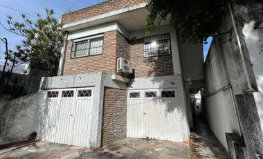 Venta PH 2 ambientes con doble patio - Bernal Este
