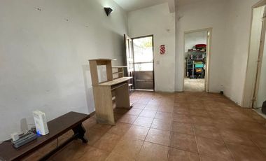 Venta PH 2 ambientes con doble patio - Bernal Este