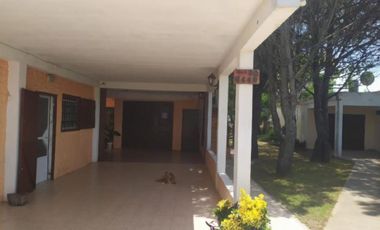 BLOCK : CHALET + DEPTOS- ZONA PLAYA GRANDE