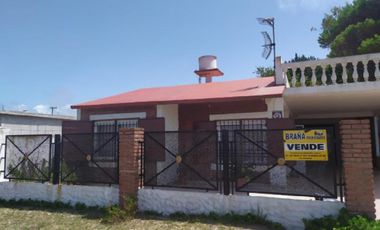 BLOCK : CHALET + DEPTOS- ZONA PLAYA GRANDE