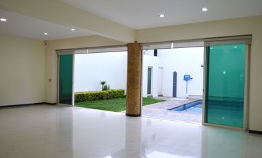 CASA  EN COUNTRY CLUB