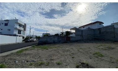 terreno de venta en urbanización al sur de Manta