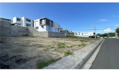 terreno de venta en urbanización al sur de Manta