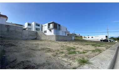 terreno de venta en urbanización al sur de Manta