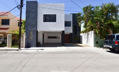 Casa remodelada de 4 recámaras dentro de Mérida