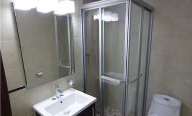 La mejor unidad en Avenida Balboa con vista al mar - Bay View