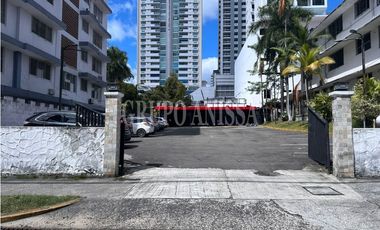 Oportunidad! Se Vende Amplia Propiedad en el Cangrejo