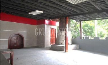 Oportunidad! Se Vende Amplia Propiedad en el Cangrejo