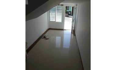 VENTA DE CASA CON RENTA EN CARTAGO VALLE