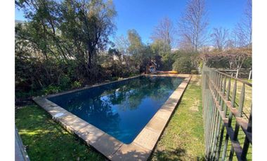 ARRIENDO AMPLIA CASA LOS TRAPENSES - ESTILO INGLES