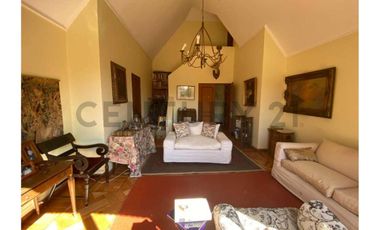 ARRIENDO AMPLIA CASA LOS TRAPENSES - ESTILO INGLES