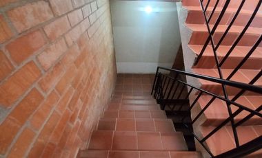 apartamento en arriendo en conjunto residencial santa cruz piso 8. Cod A13233