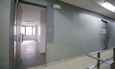 Modern Office Space for Lease in Dela Costa Cor tordesillas St., Makati City CB0035