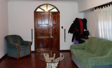 Casa de 4 ambientes, Quilmes oeste.