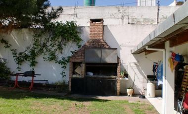 Casa de 4 ambientes, Quilmes oeste.