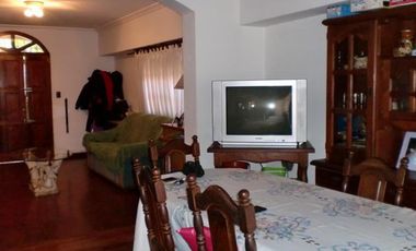 Casa de 4 ambientes, Quilmes oeste.