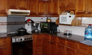 Casa de 4 ambientes, Quilmes oeste.