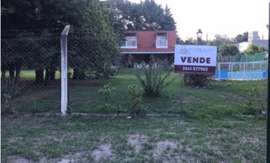 En venta casa de 5 habitaciones en San Antonio, frente al río.