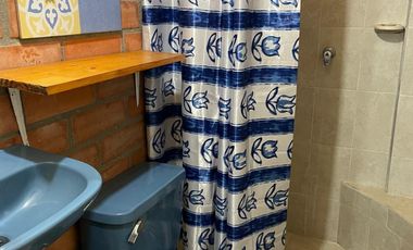 hotel en arriendo en via termales arbelaez. Cod A16307