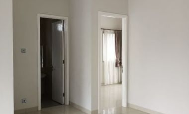 Rumah Bagus Dengan 4 KT Di Kebayoran Bintaro Sektor 7 - CW/IW 6404