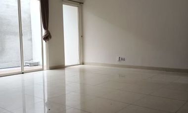 Rumah Bagus Dengan 4 KT Di Kebayoran Bintaro Sektor 7 - CW/IW 6404
