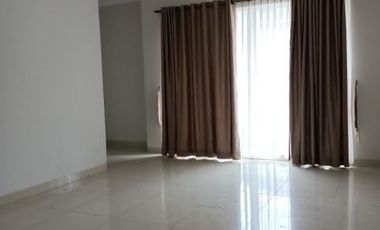 Rumah Bagus Dengan 4 KT Di Kebayoran Bintaro Sektor 7 - CW/IW 6404
