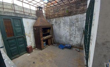 Casa multifamiliar ubicada en Aldo Bonzi