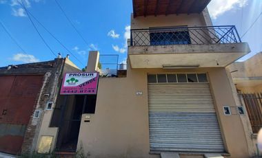Casa multifamiliar ubicada en Aldo Bonzi