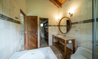 VENTA CASA EN EL VALLE DE ANTÓN