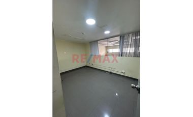 🏢✨Casa Corporativa En San Borja | 3 Pisos | Ubicación Estratégica 📍 Av. Géminis – Urb. Papa Juan Xxiii, San Borja