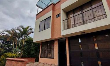 GEA Vende Amplia Casa en Brisas del Bosque - Sector Vía al Bosque