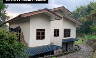 Villa Keren Halaman Luas di Puncak Cisarua, Bogor - 2478
