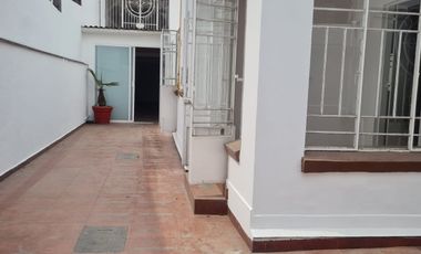 Casa en renta con uso de suelo para oficinas o consultorio, Colonia San José Ins