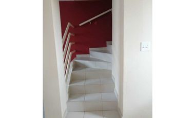 VENTA CASA DOS PISOS EN  ALTO CCERES 2 ARRAIJAN