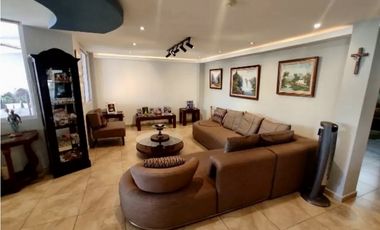 SE VENDE CASA EN VILLA DE LAS FUENTES