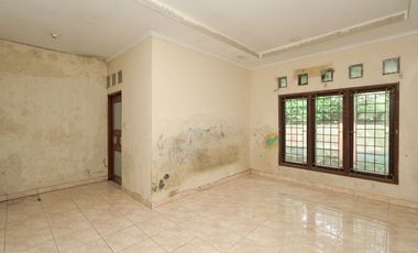 Rumah Luas 3 Kamar 15 Menit ke Pintu Tol Jatiasih Hadap Timur J-40626