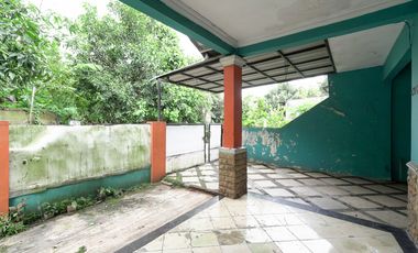 Rumah Luas 3 Kamar 15 Menit ke Pintu Tol Jatiasih Hadap Timur J-40626