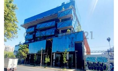 VENTA OFICINA EDIFICIO MODERNO, BELLAVISTA 199 MT2