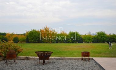 Casa en venta de 5 dorm. en Colina